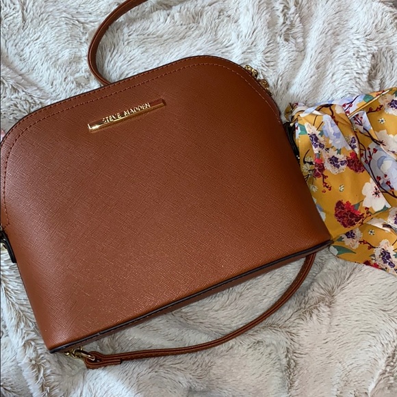 Steve Madden Handbags - STEVE MADDEN CROSSBODY BAG